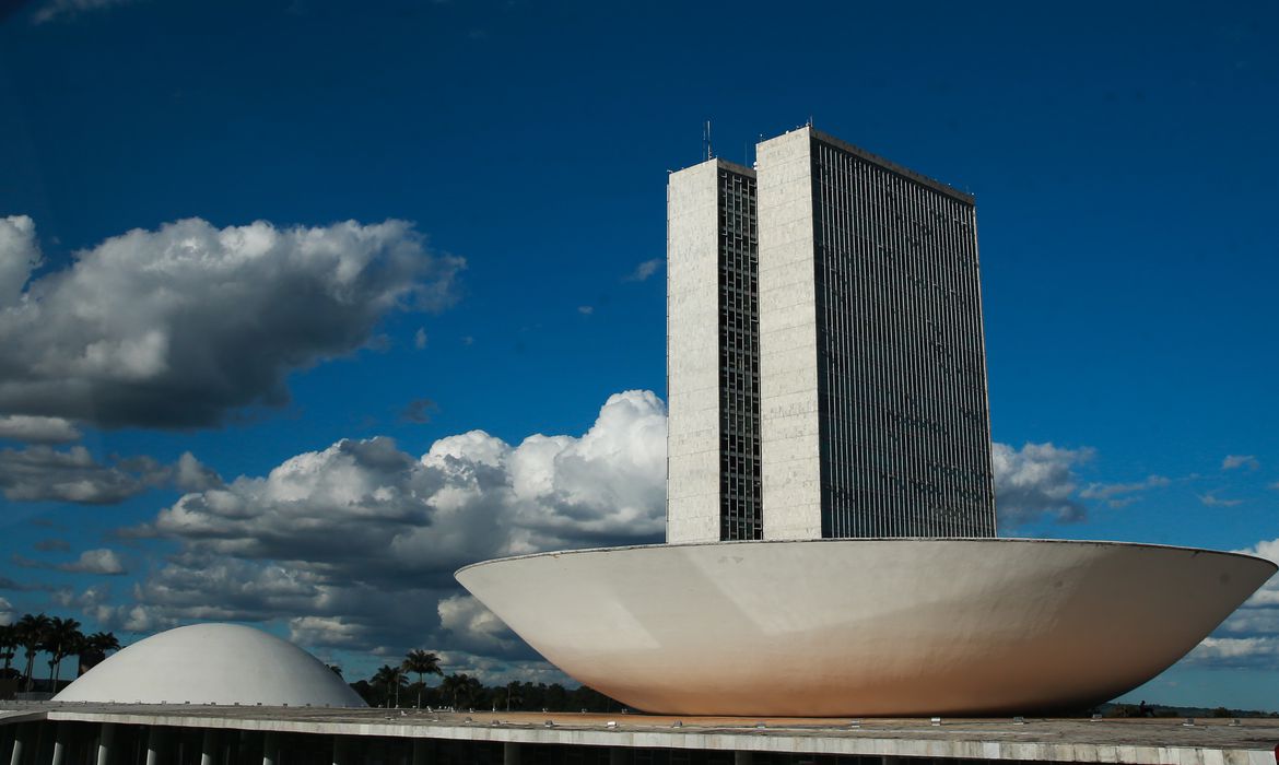 Congresso decide por suspensão do prazo de validade de concursos